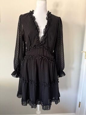 Black Ruffle V-Neck Tiered Long Sleeve Dress. Size L